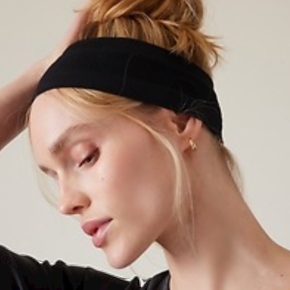 Athleta Accessories - Athleta SEAMLESS HEADBAND Black